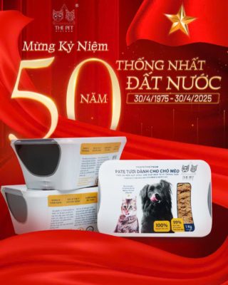 50 năm – một hành trình lịch sử đầy tự hào của dân tộc Việt Nam kiên cường, bất khuất. The Pet Vietnam xin trân trọng gửi lời tri ân sâu sắc đến thế hệ cha anh đã chiến đấu, hy sinh vì hòa bình hôm nay. ❤️Trên hành trình phát triển mới của đất nước, chúng tôi vinh dự được góp phần nhỏ bé bằng việc chăm chút từng bữa ăn tươi ngon – đầy dinh dưỡng – cho các “boss 4 chân” thân yêu. ❤️Cảm ơn quý khách hàng đã luôn tin yêu Pate Tươi The Pet Vietnam – để chúng tôi có thể phục vụ hàng triệu bữa ăn mỗi ngày, nuôi dưỡng niềm hạnh phúc giản dị nhưng thiêng liêng: chăm lo cho thú cưng như một thành viên thực sự trong gia đình Việt. Tự hào Việt Nam. Tự hào sản phẩm Việt. The Pet Vietnam – Dinh dưỡng tròn đầy, yêu thương trọn vẹn.