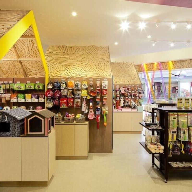 Tìm mua các loại đồ dùng cho thú cưng tại pet store.