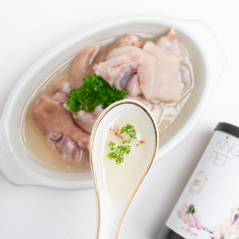 Bánh thưởng “Giò heo hầm nước dùng” King’s Pet cho cún cưng